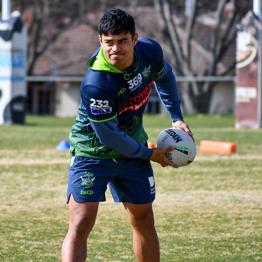 Captain's Run Gallery: Raiders v Dragons