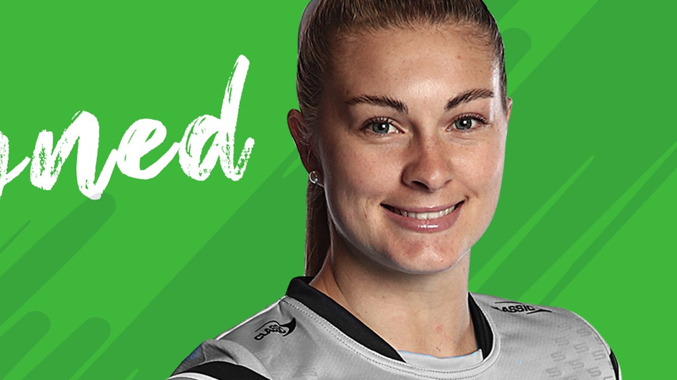 Raiders sign Chloe Saunders