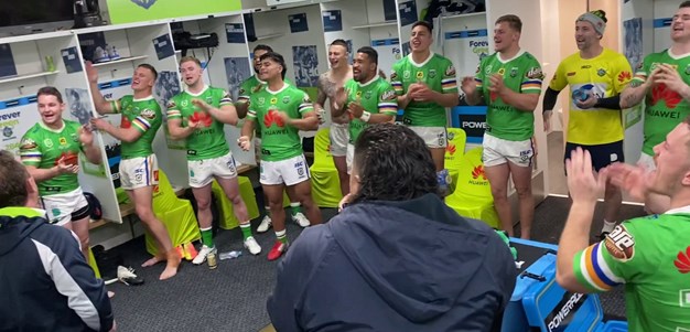 Team song v Bulldogs